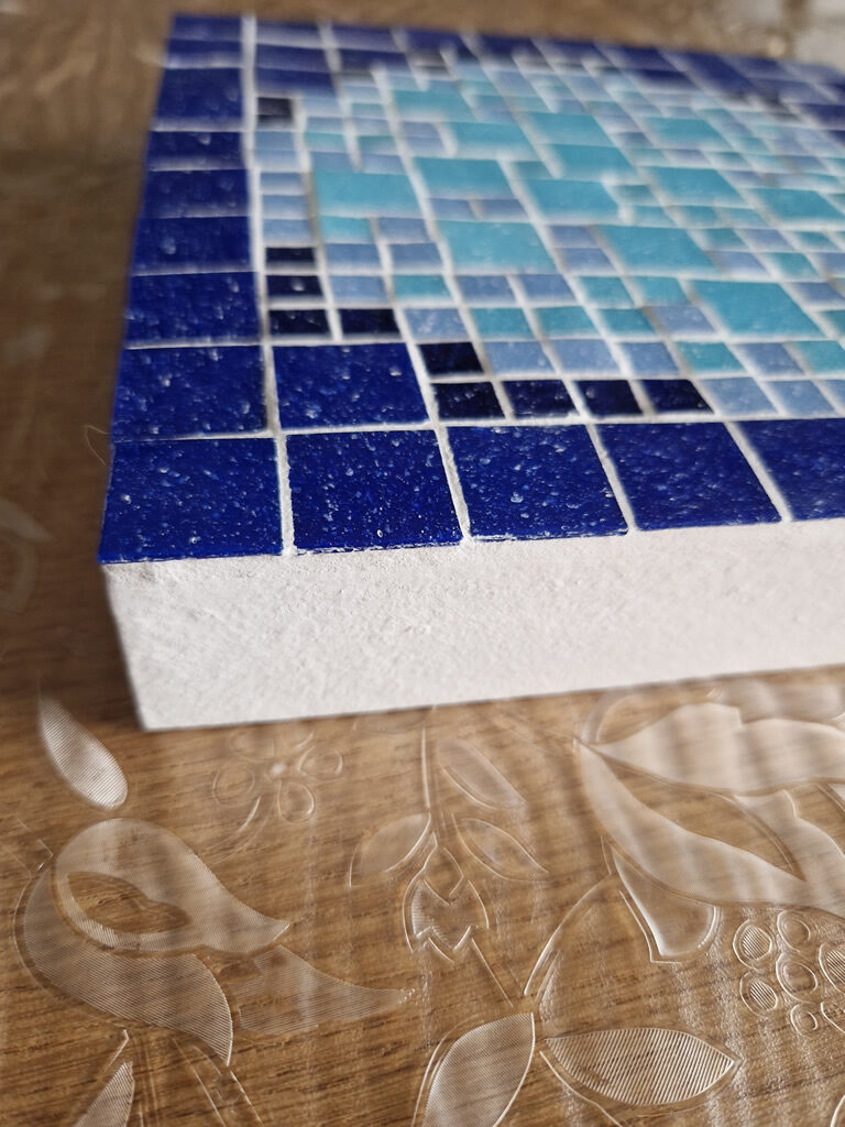 Lune bleue en pixel art – Image 2